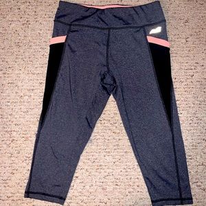 NWOT Avia workout leggings